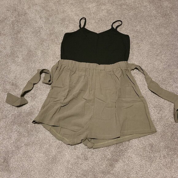 ❄3/$26 Xmas sale❄ NWOT skorts, romper Jumpsuit - Picture 4 of 6